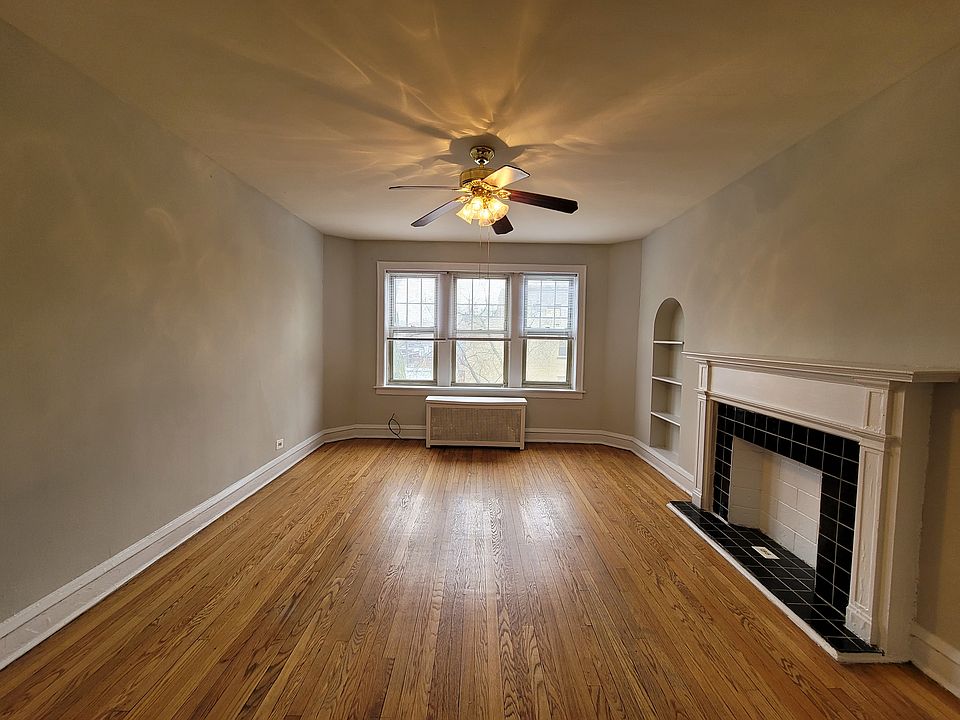 1st image of 2637 W Granville Ave APT 1