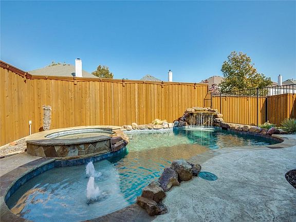 4th image of 5532 Glenview Ln