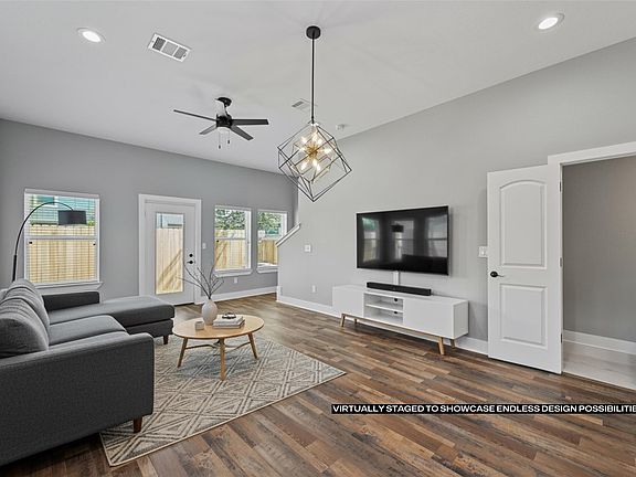 5th image of 7704 Sealey St