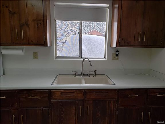 5th image of 249 Cedar Ln