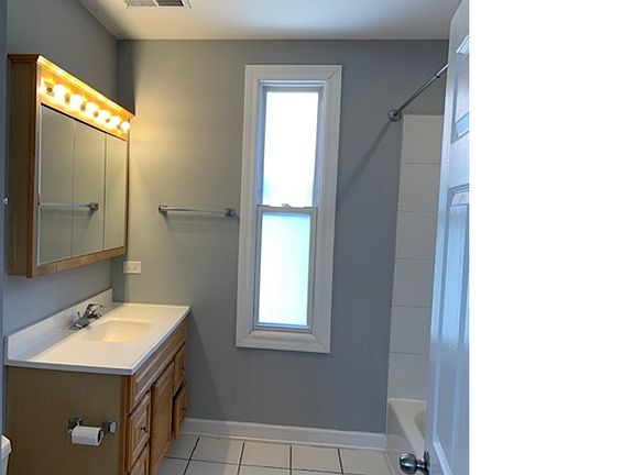 4th image of 1651 N Francisco Ave #2R