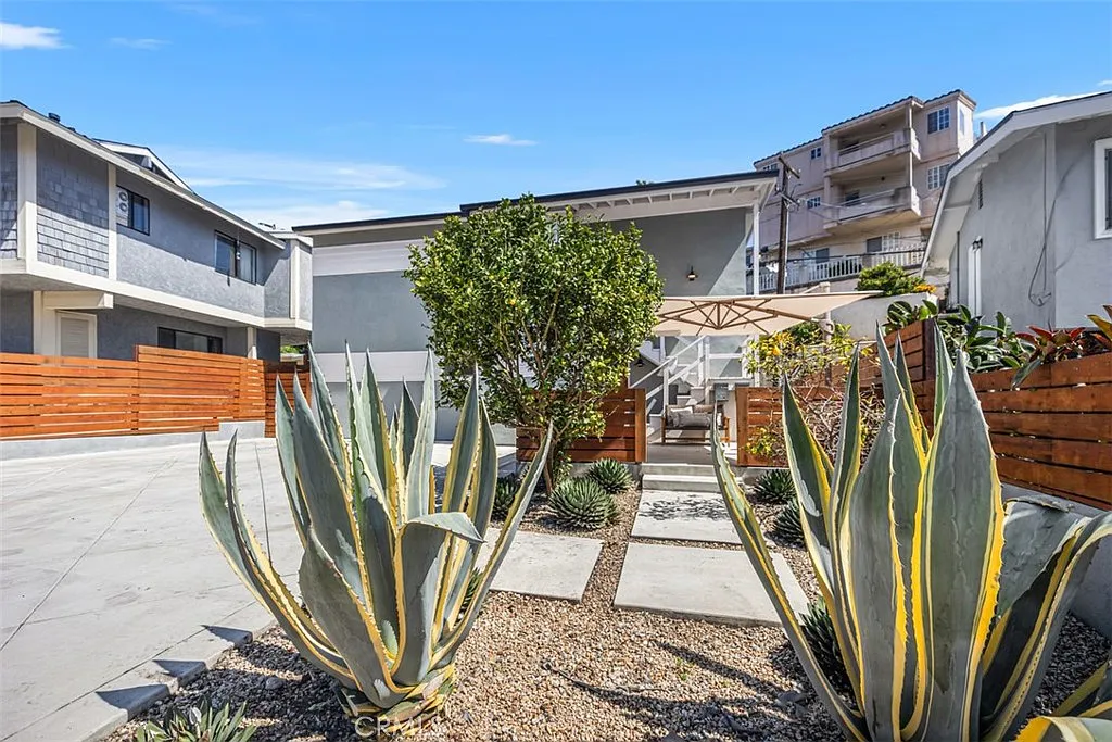 2 bed, 750 sqft, $6,200 — Photo 4
