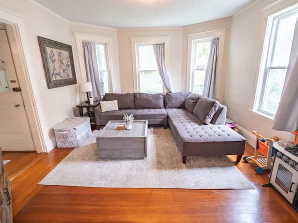 257 Waverley St #1, Belmont, MA 02478
