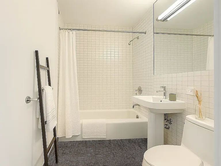 222 E 39th St #7E — Photo 4