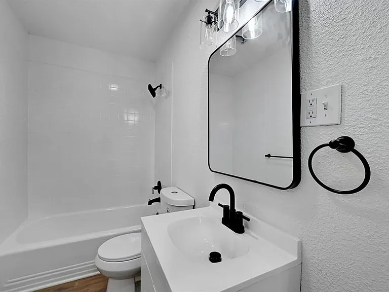2305 Longview St — Photo 21
