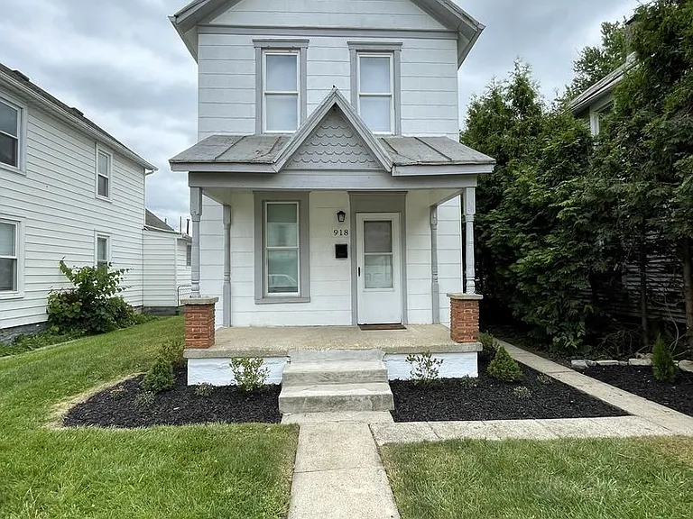 918 E Pearl St — Photo 14
