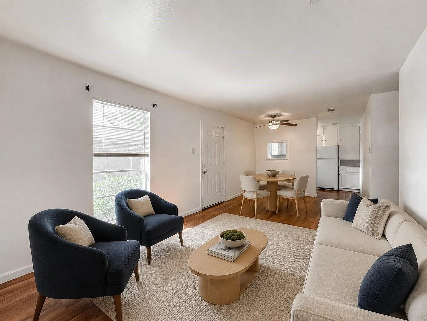 2 bed, 1.0 bath, 1560 sqft, $1,150 — Photo 1