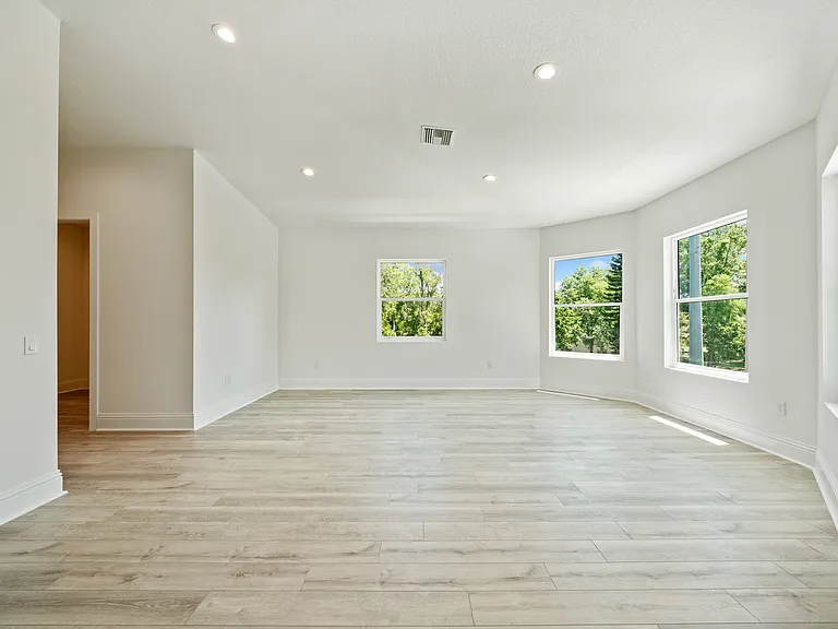 1033 Hammock Cir — Photo 6