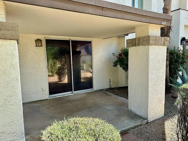 826 E Eugie Ave — Photo 17