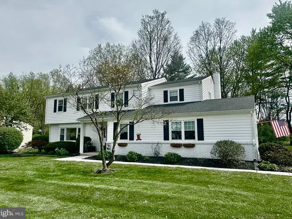 1608 S Crescent Blvd, Yardley, PA 19067