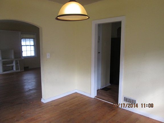 5th image of 943 Ballard St SE