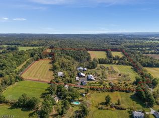 16 Hewitt Rd, Stockton, NJ 08559