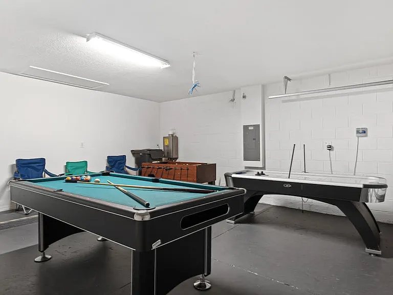 Dharma Cir — Photo 8