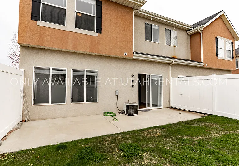 211 Greenfield Cir #150 — Photo 28