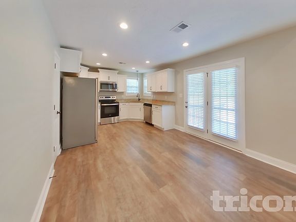 4th image of 1059 Spicer Dr