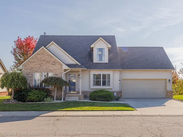 46722 Heather Ln, Chesterfield, MI 48051