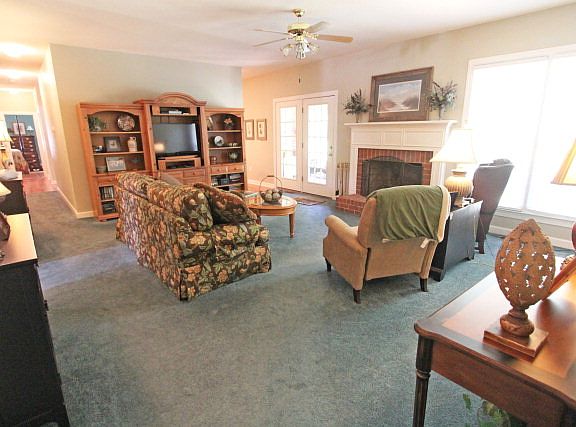 2nd image of 213 Heathwood Dr