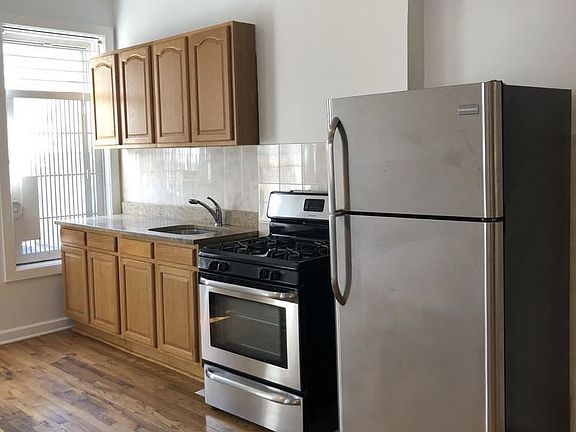 2nd image of 1540 Dekalb Ave APT 2R