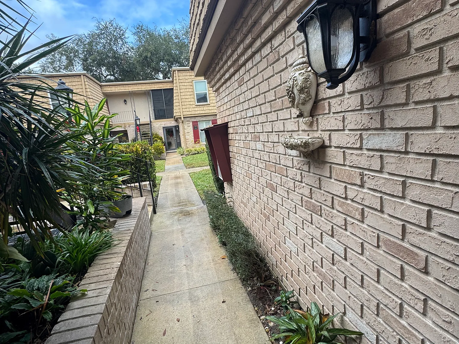 200 Saint Andrews Blvd — Photo 3