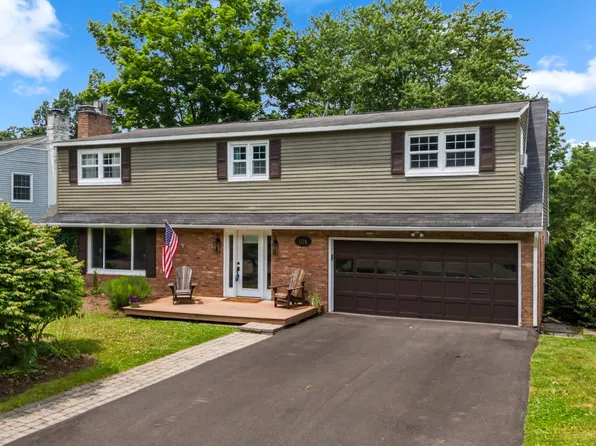 1324 Hillside Dr, Vestal, NY 13850