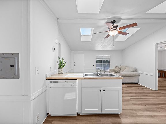 4th image of 2665 Hispanola Ave