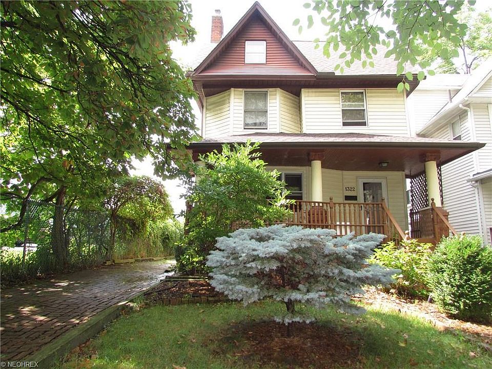 2nd image of 1322 W 114th St