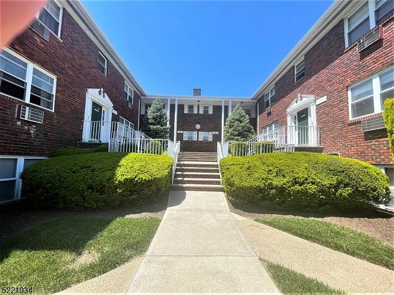 195-1 N Beverwyck Rd UNIT 1, Lake Hiawatha, NJ 07034 | Zillow