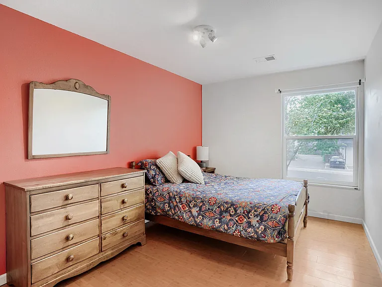 1611 Garfield Ave #12 — Photo 5