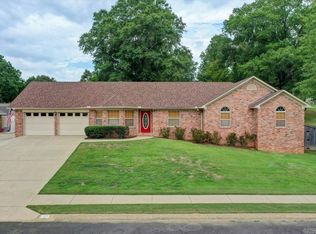 207 E San Mateo Dr, Hot Springs, AR 71913
