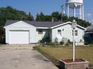 18233 Ridgewood Ave, Lansing, IL 60438