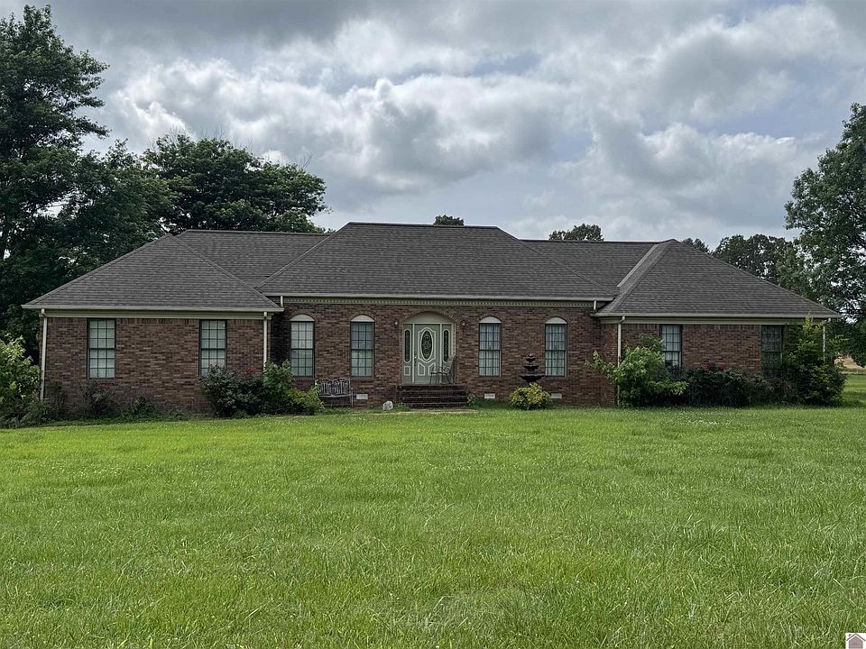 1st image of 25 Martha Ln