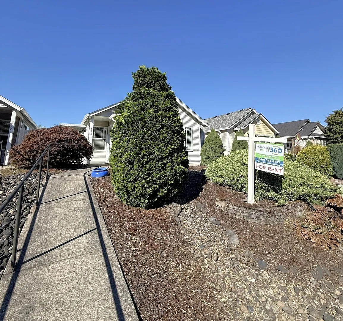 Spacious 3 Bedroom Ranch Home in Battle Ground! — Photo 2