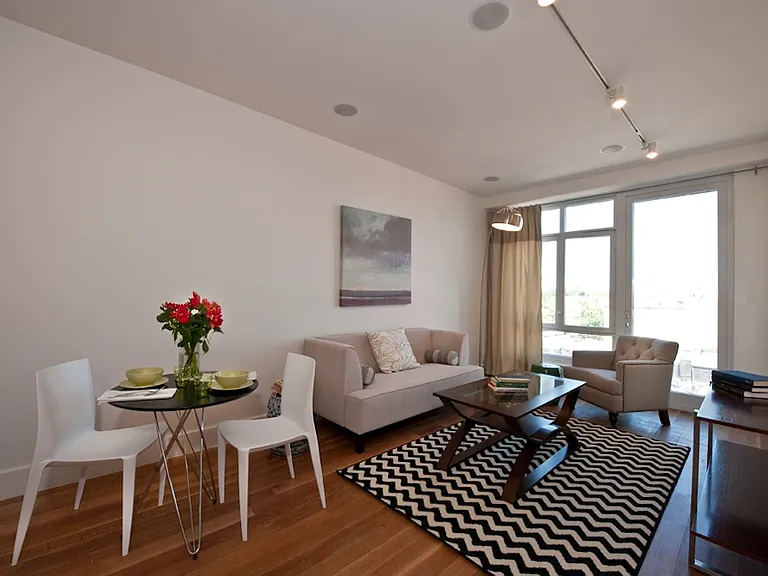 301 Sullivan Pl #5C — Photo 4