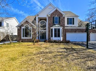 1083 Williamsburg Cir, Grayslake, IL