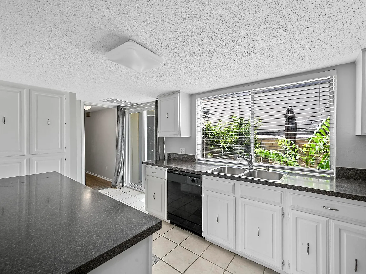8560 Park Ln — Photo 4