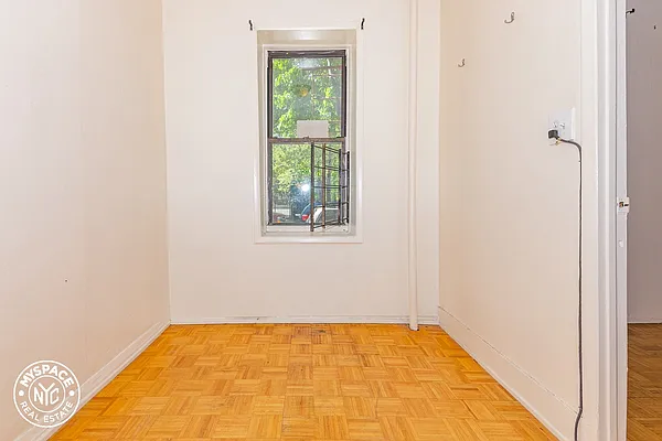 Rented by MySpaceNYC | media 17