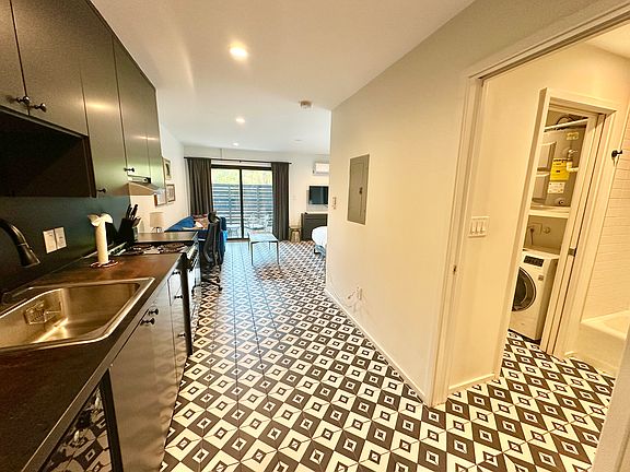 4th image of 201 Academy Dr APT 104