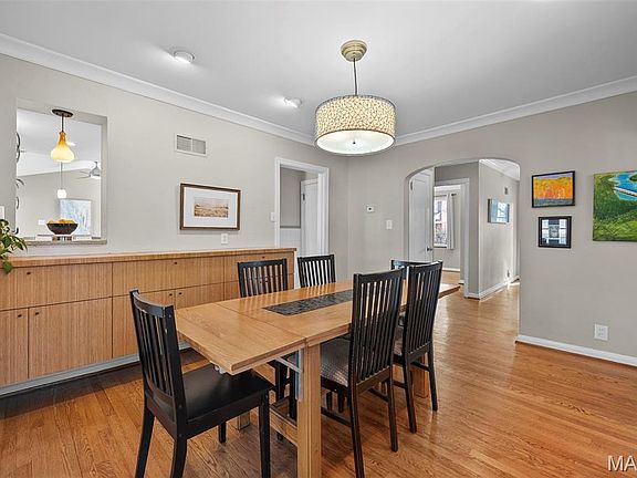 5th image of 9135 Pine Ave