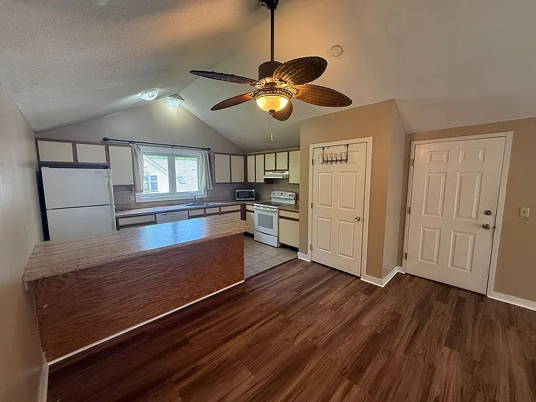 44 Salem Pl #3 — Photo 6