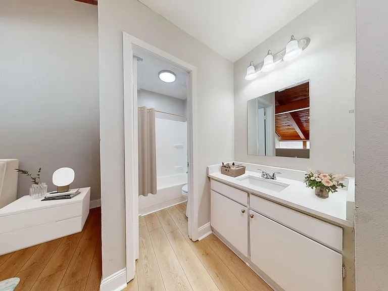 Gulf View Apartments — Photo 32