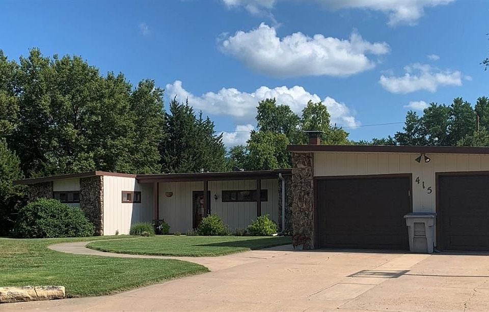 1st image of 415 Beverly Dr