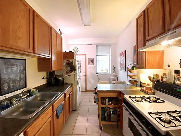 4th image of 2930 W Shakespeare Ave Unit 3