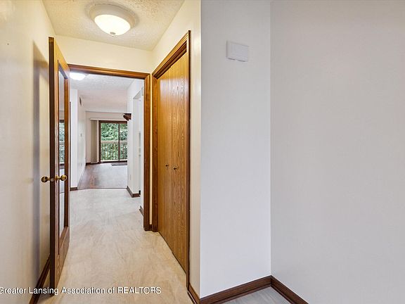4th image of 5451 Wild Oak Dr #12
