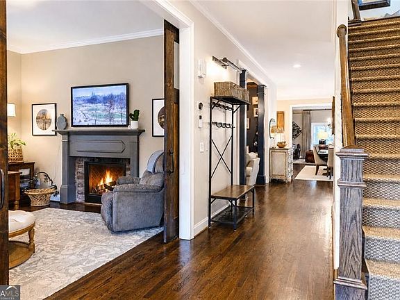 3rd image of 2058 Evergreen Ln NW