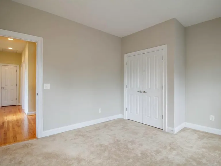 332 Highland Point Dr — Photo 25