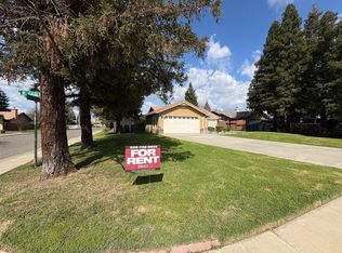 294 Garlin Ct, Farmersville, CA 93223