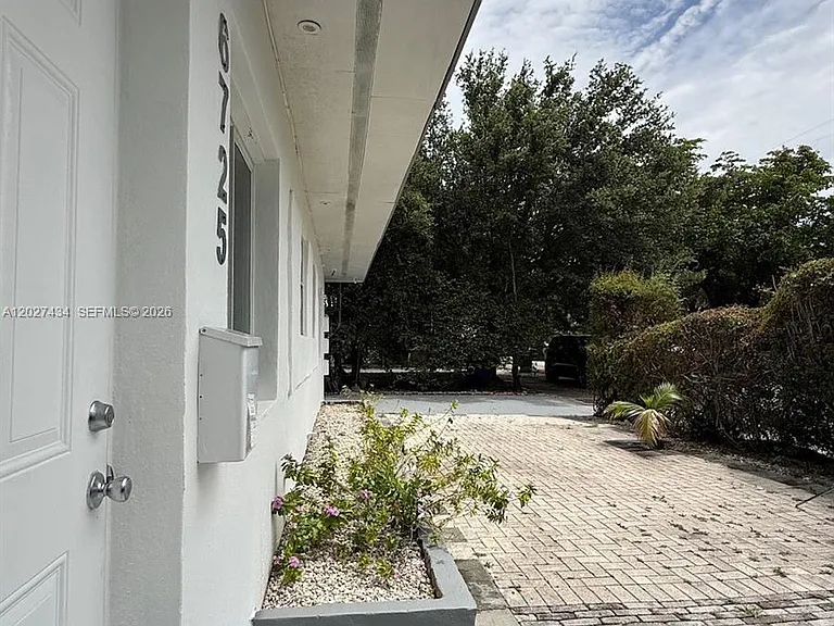 6723 NE Miami Pl #2 — Photo 5
