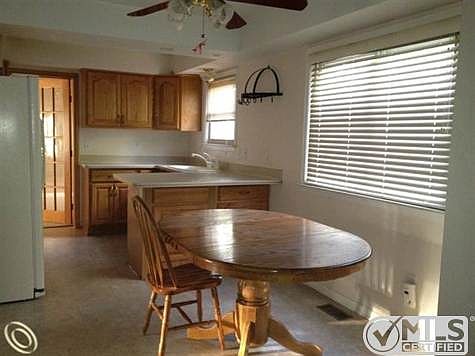 Kitchen w breakfast.JPG