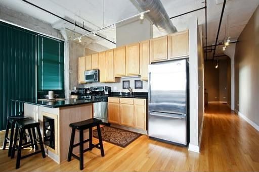3rd image of 221 E Cullerton St APT 713