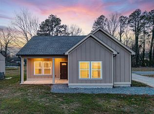 44 Palm Beach Ave, Rossville, GA 30741